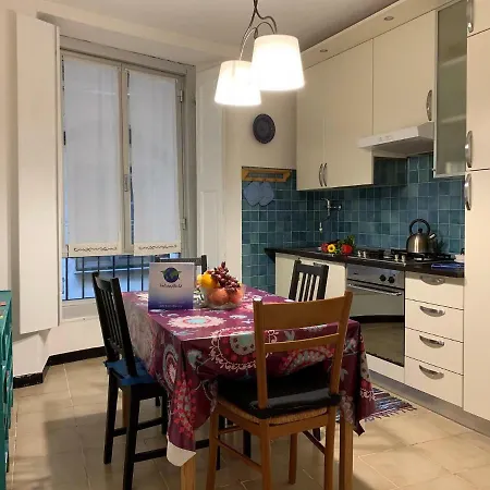 Apartment La Rosa Volante By World Genoa